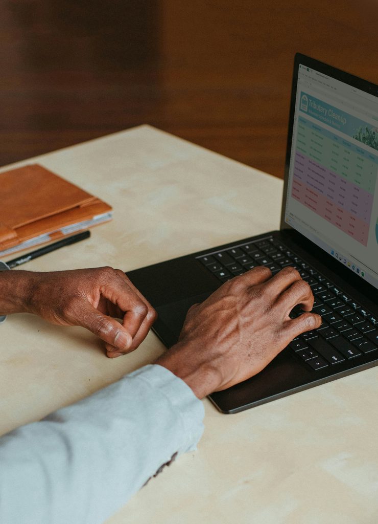 windows-MYomVPpR5FU-unsplash